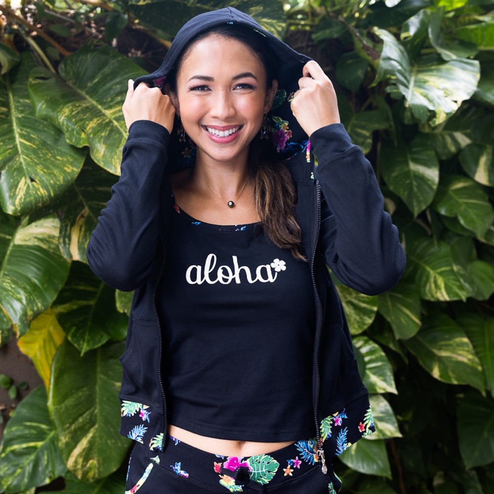 Small Black Bright Tropical Hawaii Island Design Collection Cropped Hoodie Maui